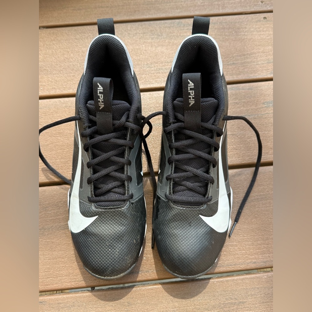 Nike Men's Alpha Menace 4 Shark Football Cleats